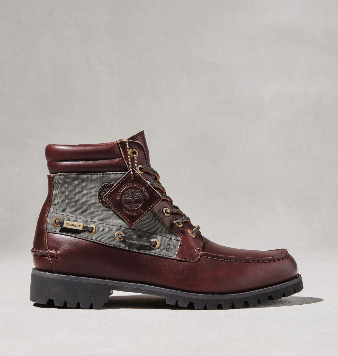 Timberland Limited 7-Eye Lug Hand Sewn GTX Mid Boot in Timberland Limited 7-Eye Lug Hand Sewn GTX Mid Boot in